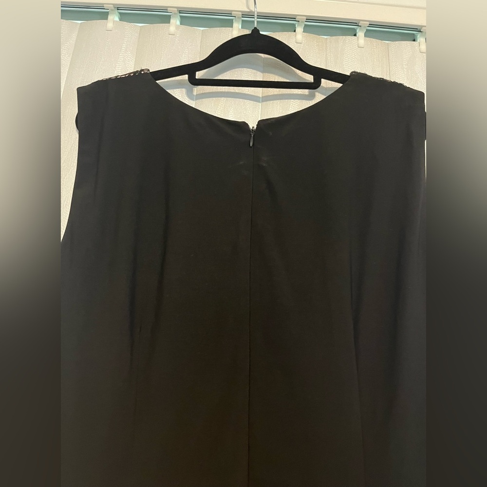 Elegant Women's Dress - Picture 7 of 9